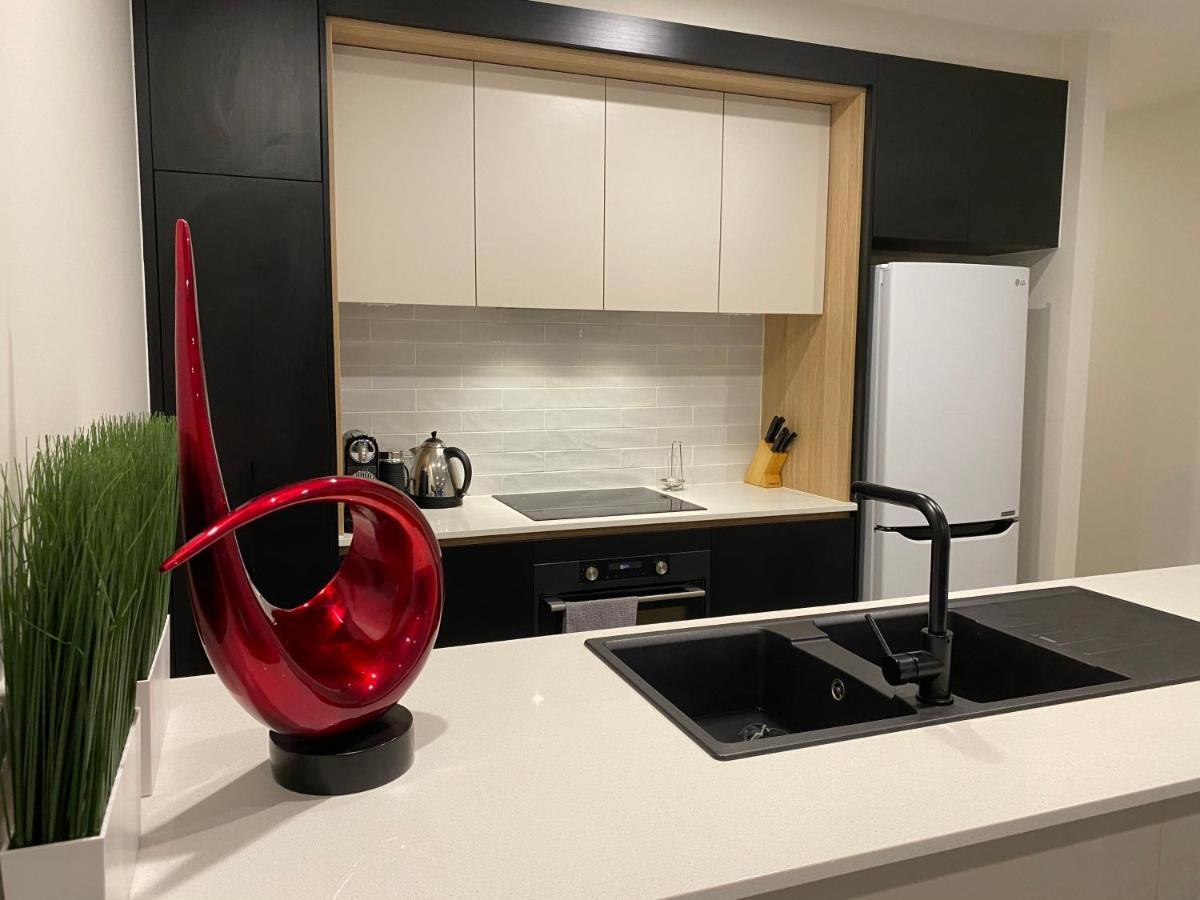 The Gallery Luxe 1 Bedroom Executive Apartment In The Heart Of Braddon Wine Secure Parking Wifi Camberra Exterior foto